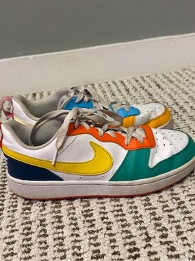 Nike Size 6  Youth Multicolor Low-Top Sneakers with Yellow Swoosh